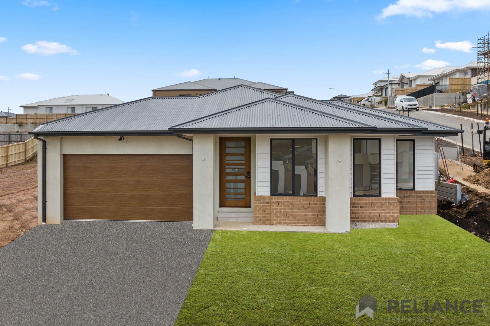 4 bedrooms House in 238 Stonehill Drive MADDINGLEY VIC, 3340