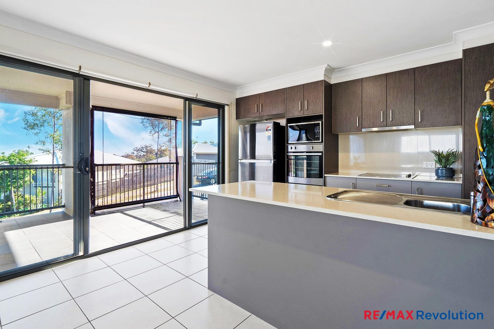 38 Willow Rise Drive, Waterford QLD 4133, Image 2