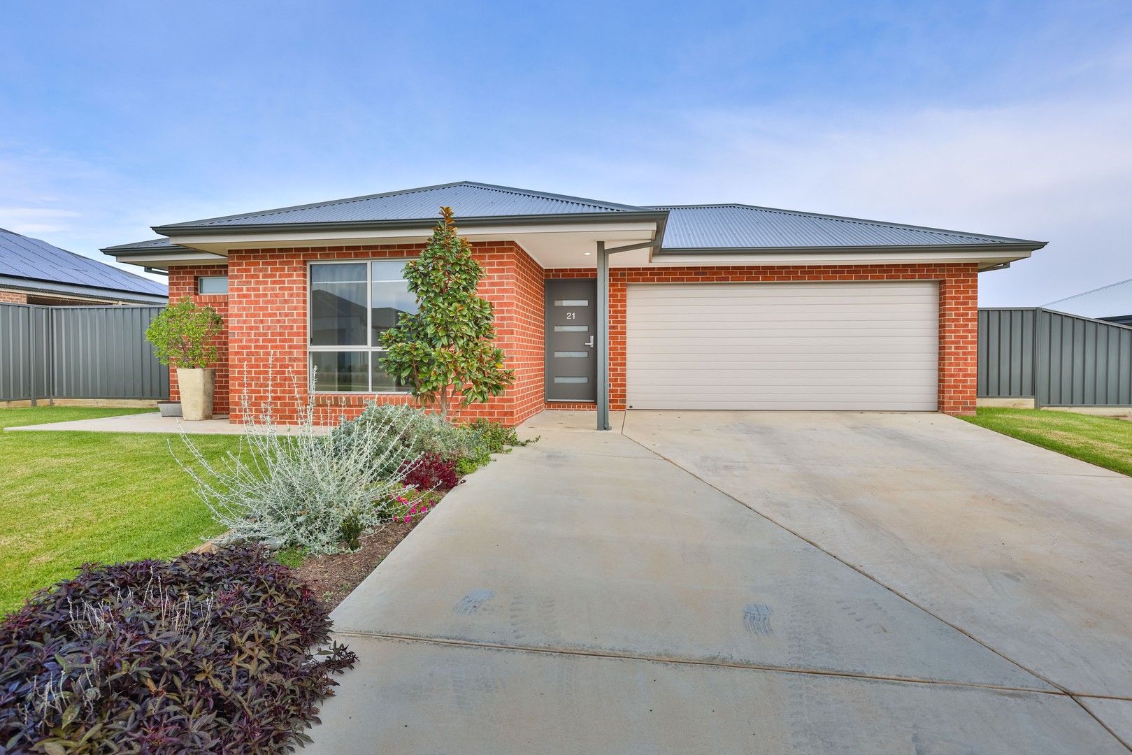 4 bedrooms House in 21 Mitchell Court GOL GOL NSW, 2738