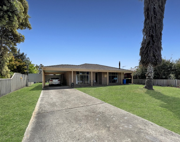 113 Le Grande Avenue, Orana WA 6330