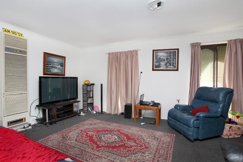 2/5 Balfour Place, Melton West VIC 3337, Image 1