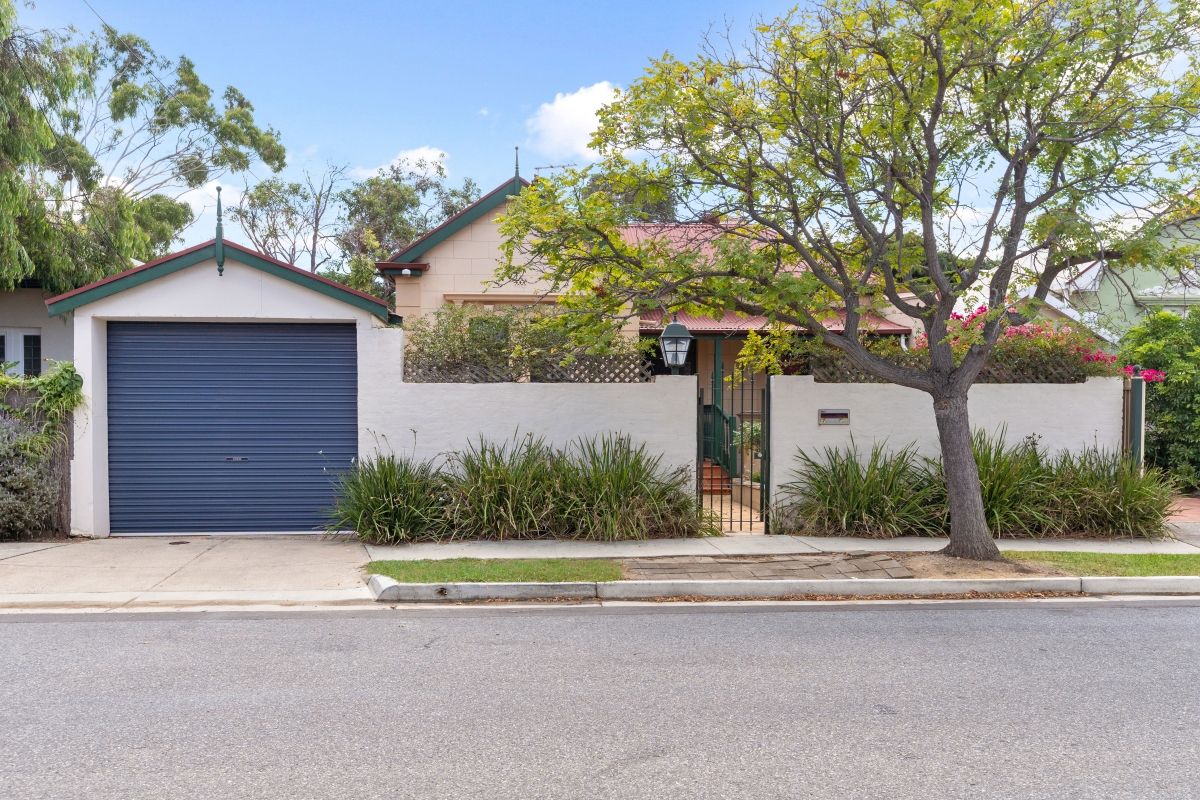 5 bedrooms House in 17 Dudley Street SEMAPHORE SA, 5019