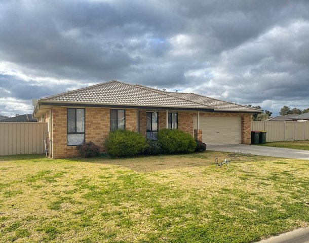 2 Golf Club Drive, Leeton NSW 2705