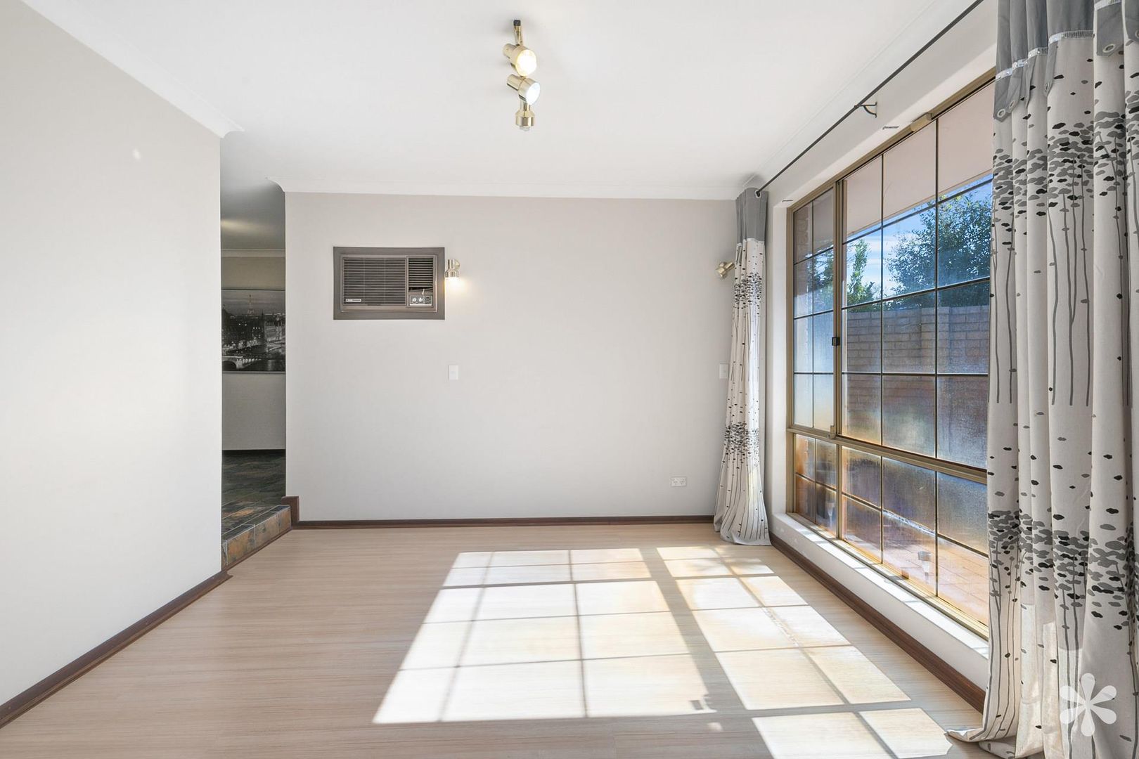 10A Garden Mews, Kardinya WA 6163, Image 2