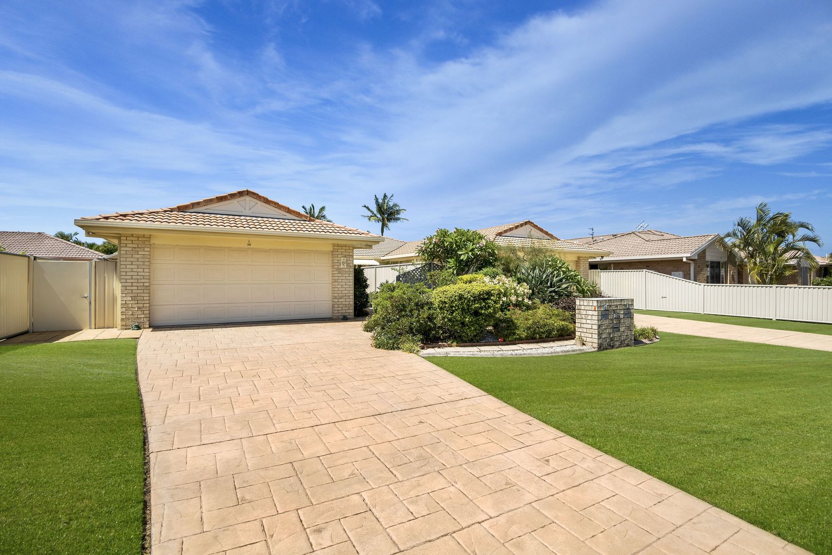 1/26 Woodlands Drive, Banora Point Property History & Address