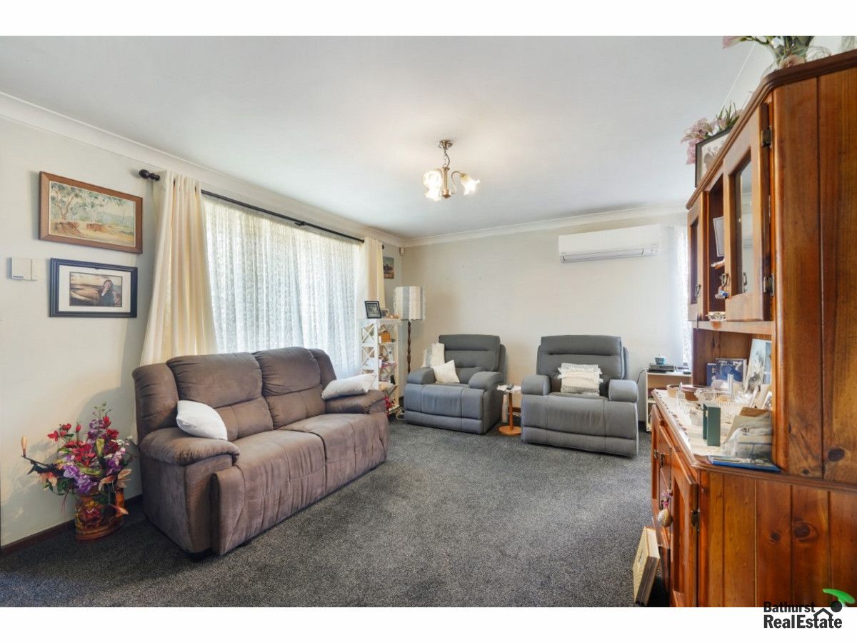 96 Bannerman Crescent, Kelso NSW 2795, Image 2