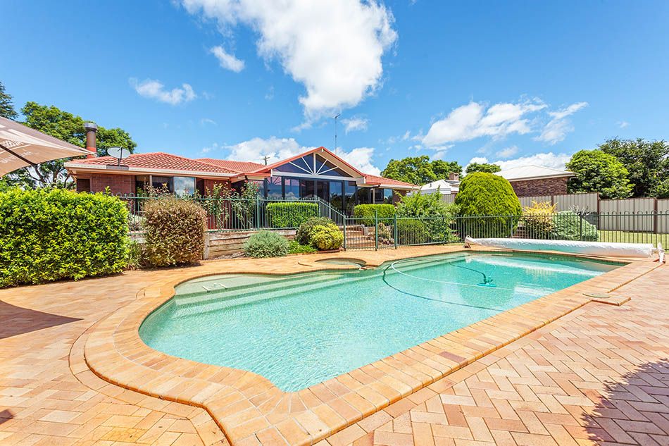 7 Lorna Court, Centenary Heights QLD 4350, Image 0