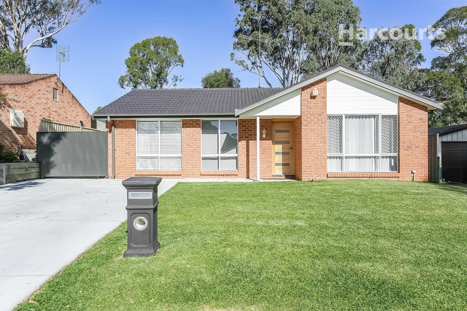 11 Dunbar Place, Mount Annan NSW 2567, Image 0