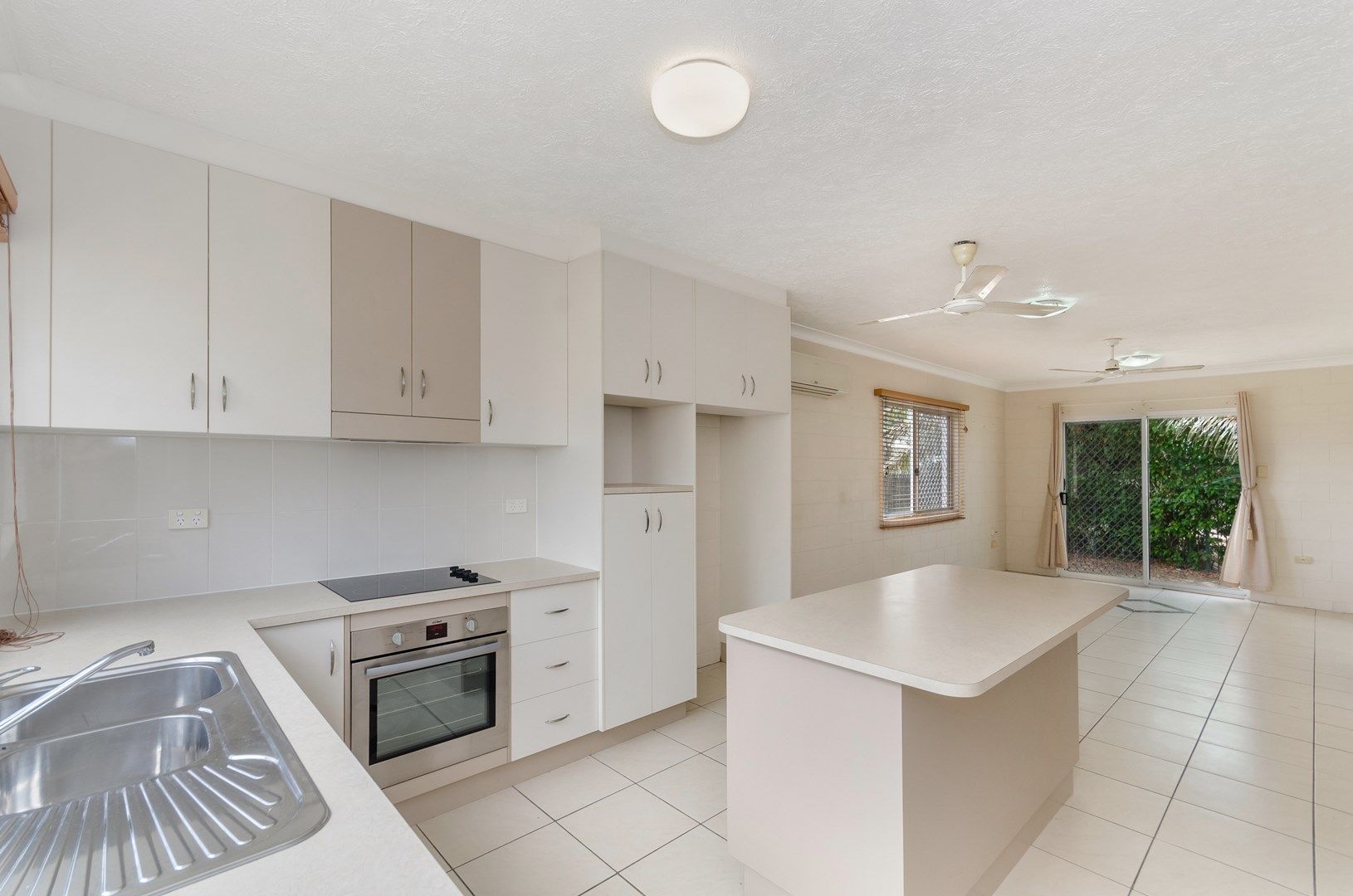 9/36-38 Henry Street, West End QLD 4810, Image 0