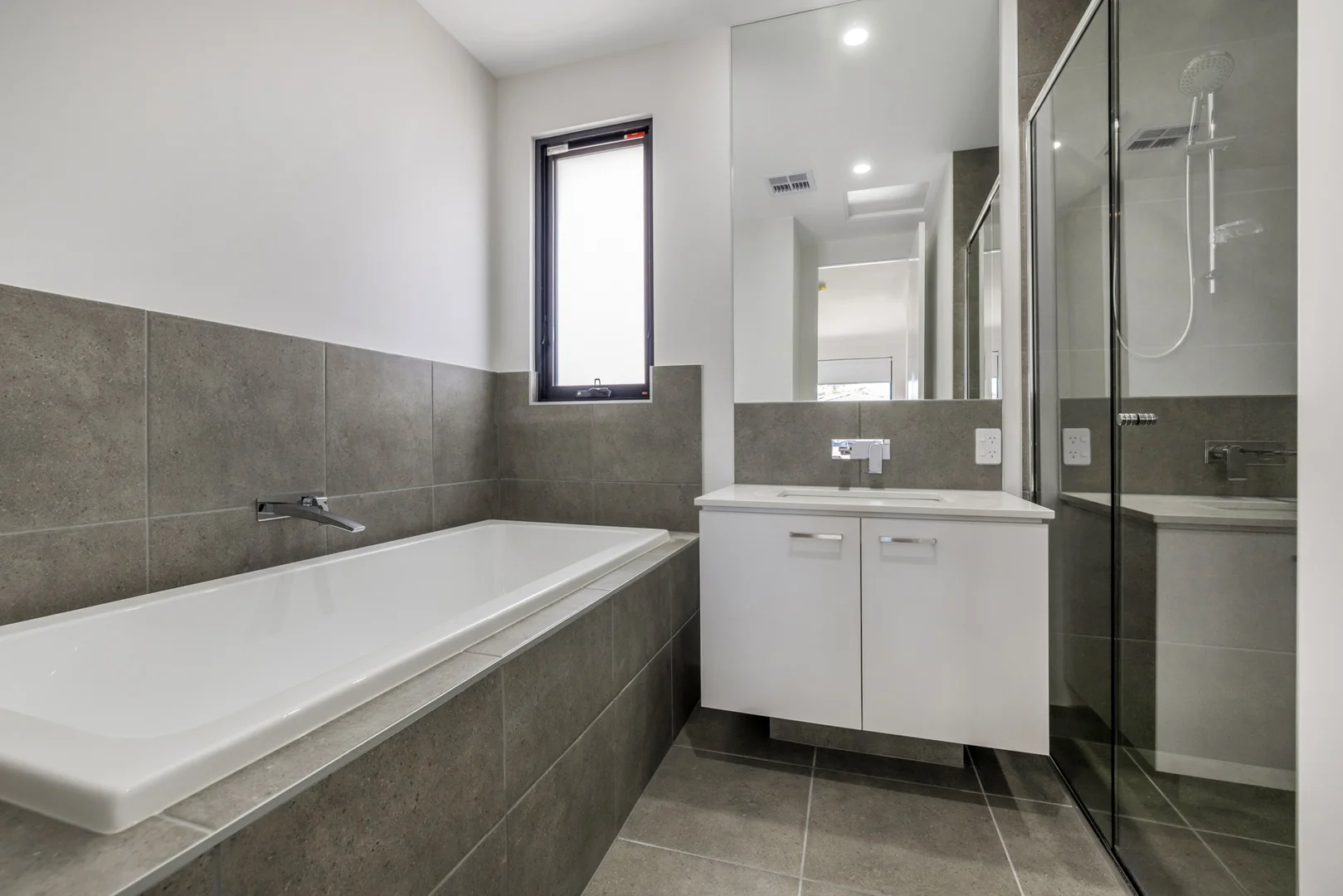 Additional image 5 of 2/86 Stanley Avenue, Mount Waverley VIC 3149