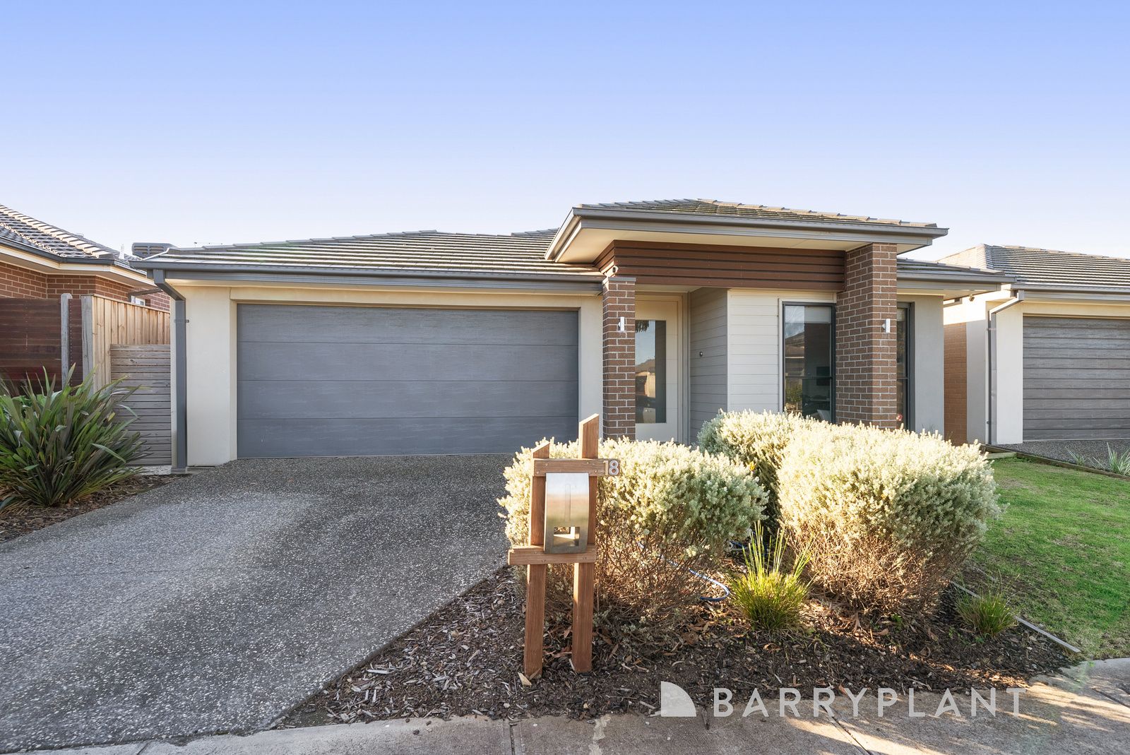 18 Dalveen Drive, Fraser Rise VIC 3336, Image 0