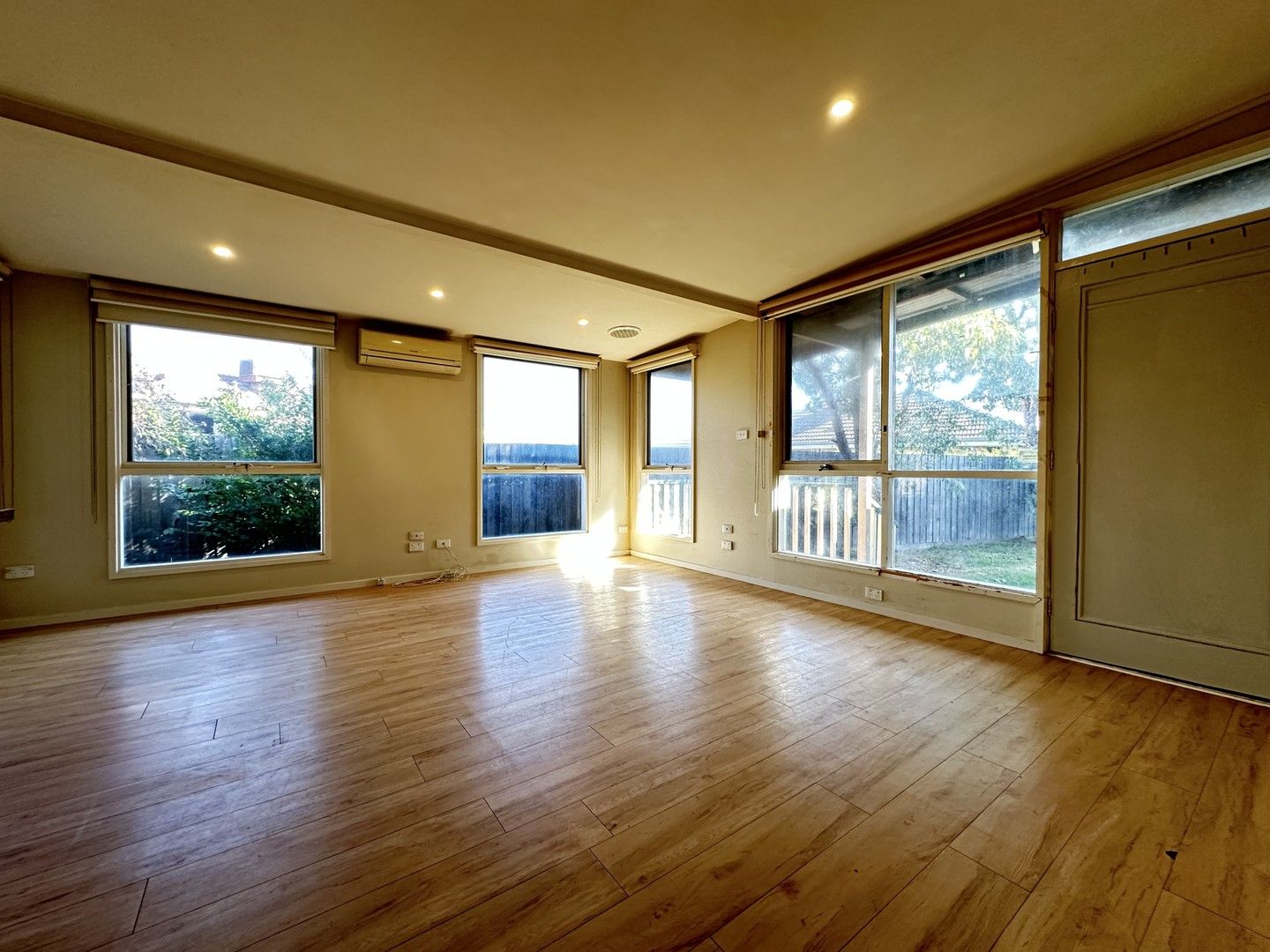4 bedrooms House in 401 Stephensons Rd MOUNT WAVERLEY VIC, 3149