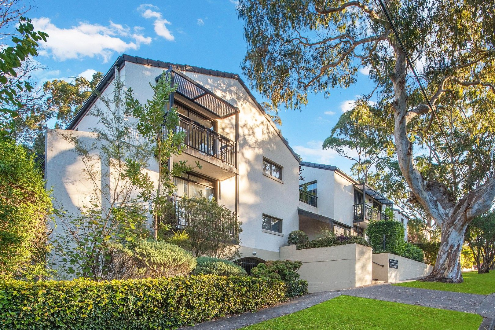 2 bedrooms Apartment / Unit / Flat in 8/250-252 Longueville Road LANE COVE NSW, 2066