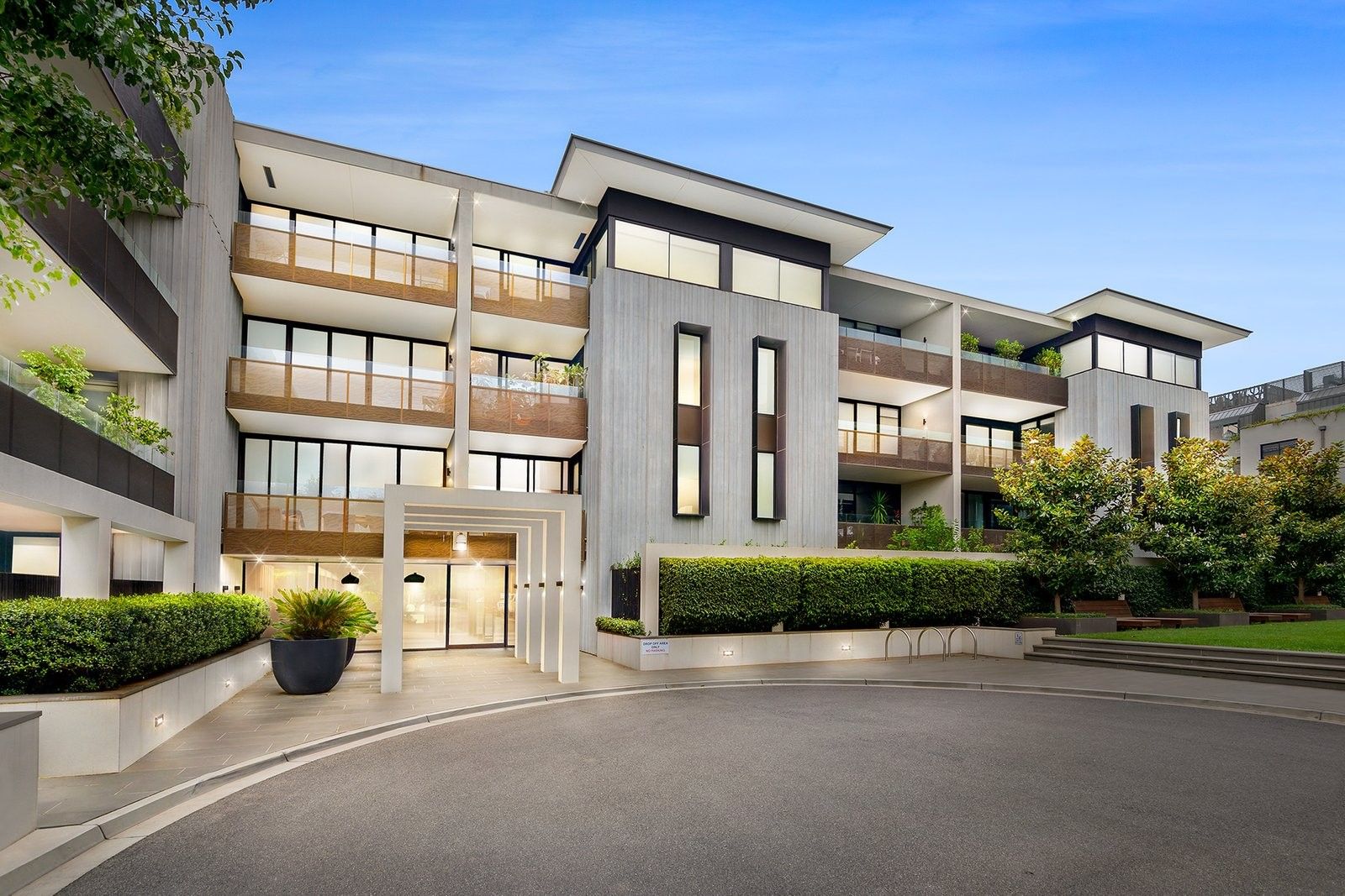 2 bedrooms Apartment / Unit / Flat in 3/32 Warleigh Grove BRIGHTON VIC, 3186