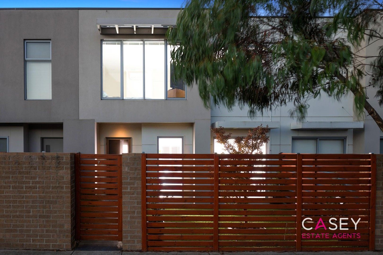 3 bedrooms House in 7 Woodright Circuit CRANBOURNE VIC, 3977