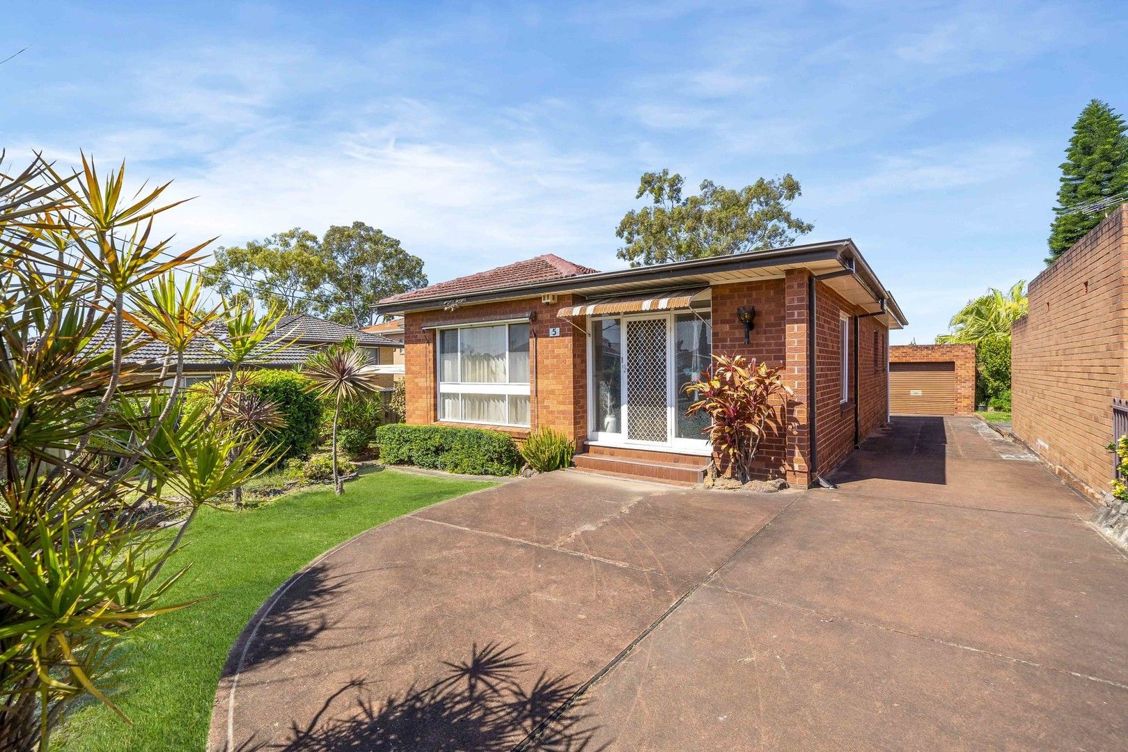 3 bedrooms House in 5 York Street CONDELL PARK NSW, 2200