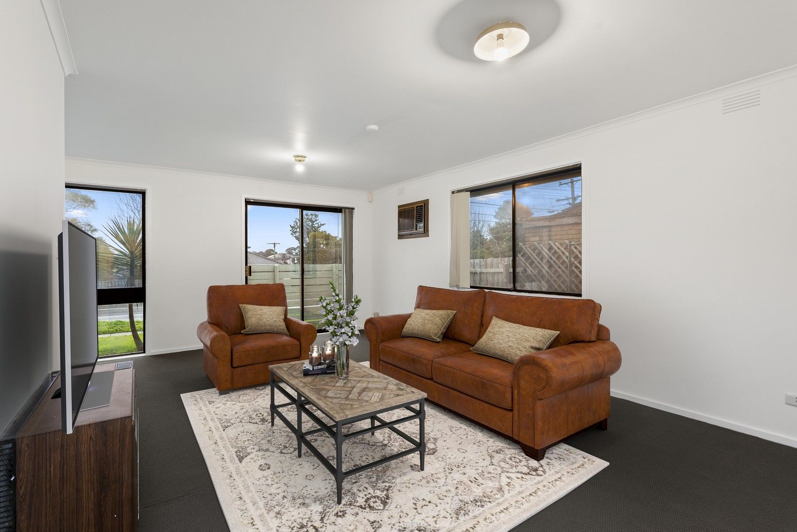 2 bedrooms Apartment / Unit / Flat in 1/301 Warrigal Road CHELTENHAM VIC, 3192