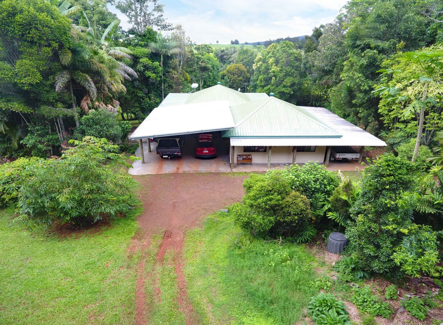 76 Russell Road West, Lake Eacham QLD 4884