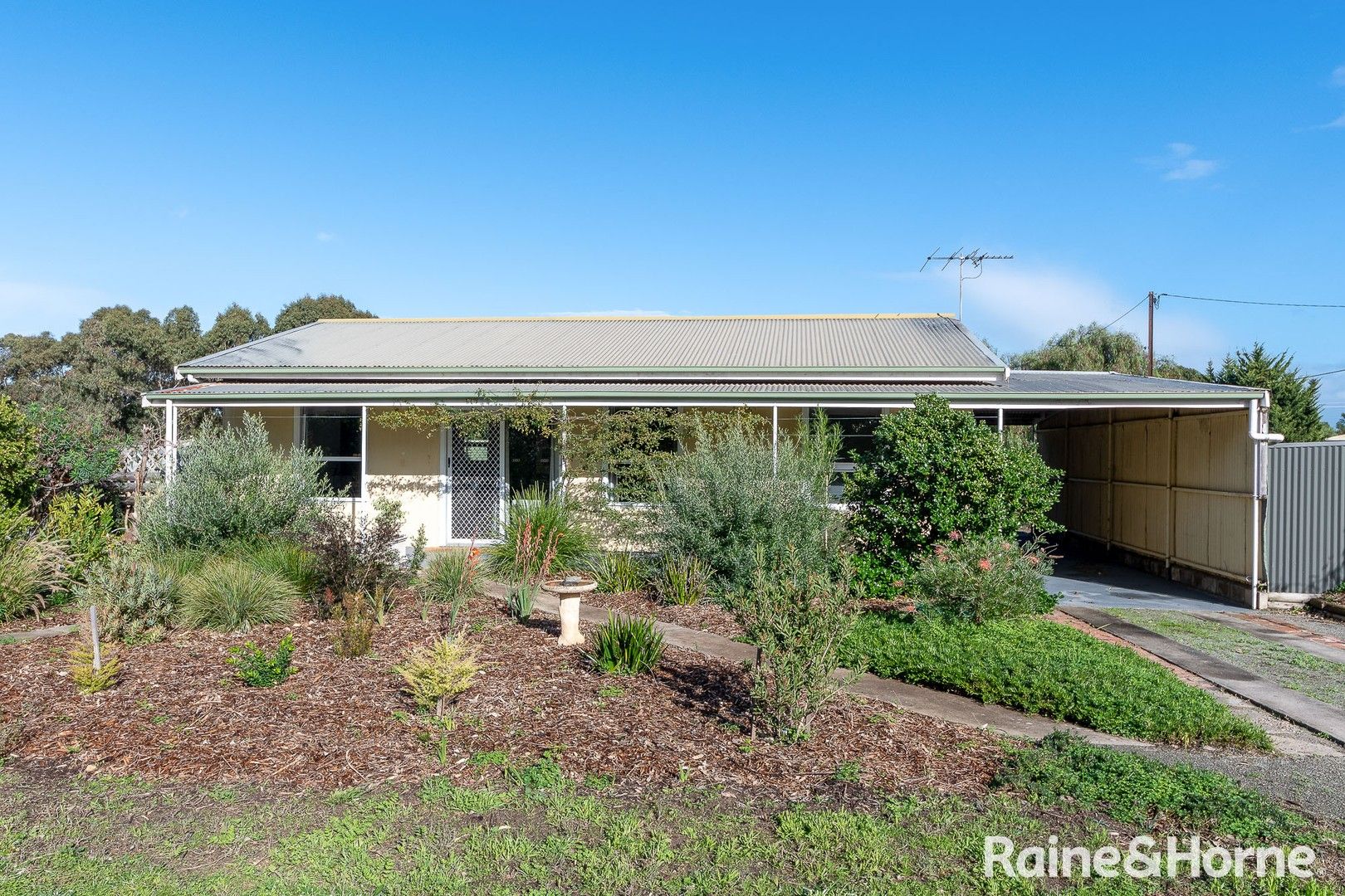 2 bedrooms House in 26 Ameroo Avenue MILANG SA, 5256