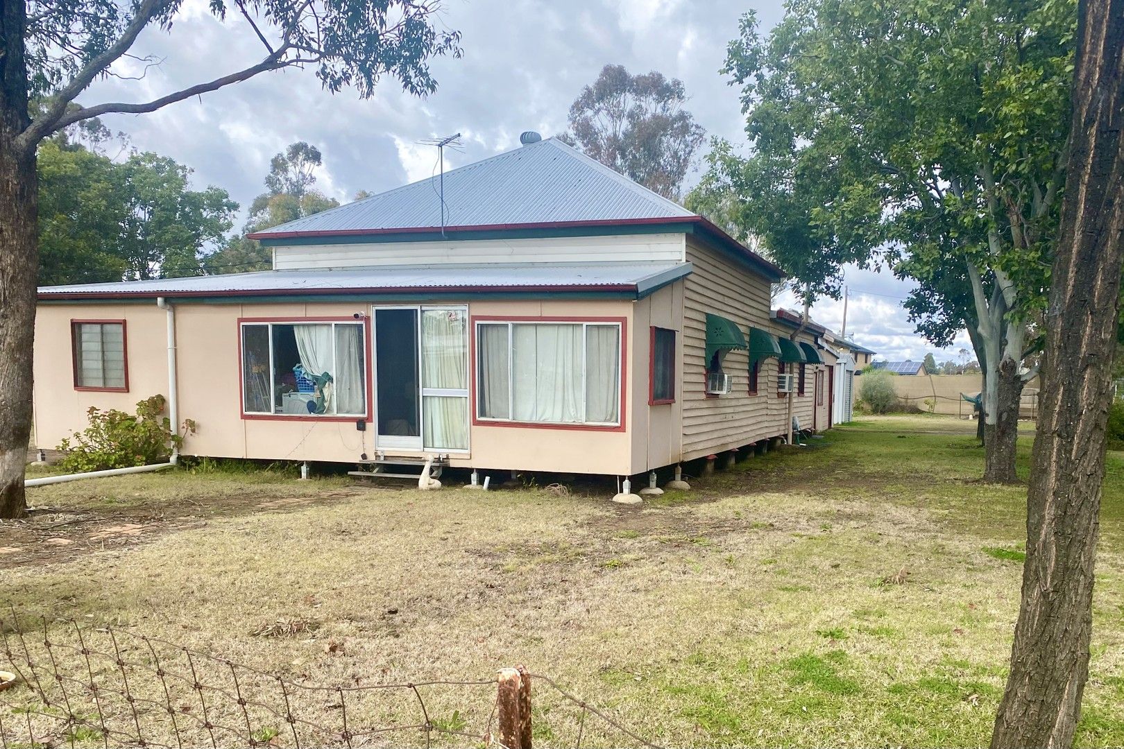 4 bedrooms House in 97-99 Bridge Street OAKEY QLD, 4401