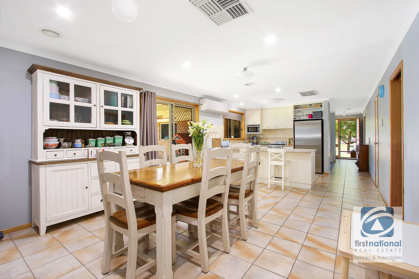 29 Kingfisher Drive West Wodonga Vic 3690 House For Rent 420 00 Domain