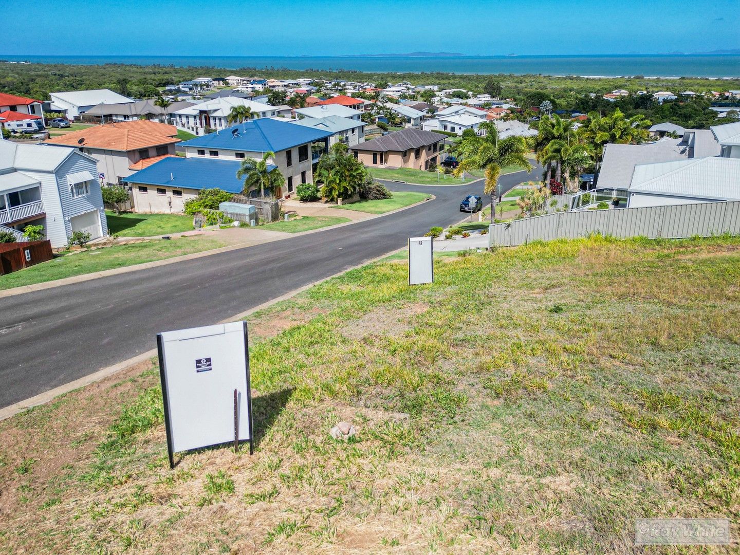 Vacant land in 21 Mana Avenue, PACIFIC HEIGHTS QLD, 4703