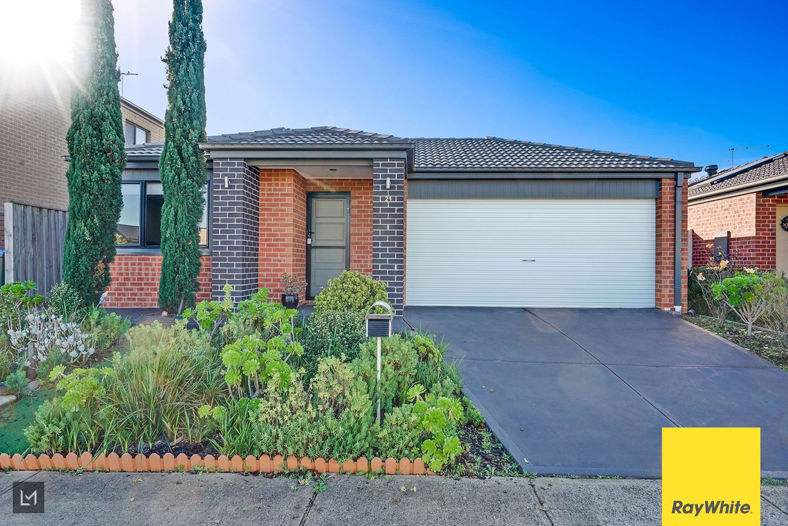 3 bedrooms House in 21 Neighbourhood Grove POINT COOK VIC, 3030