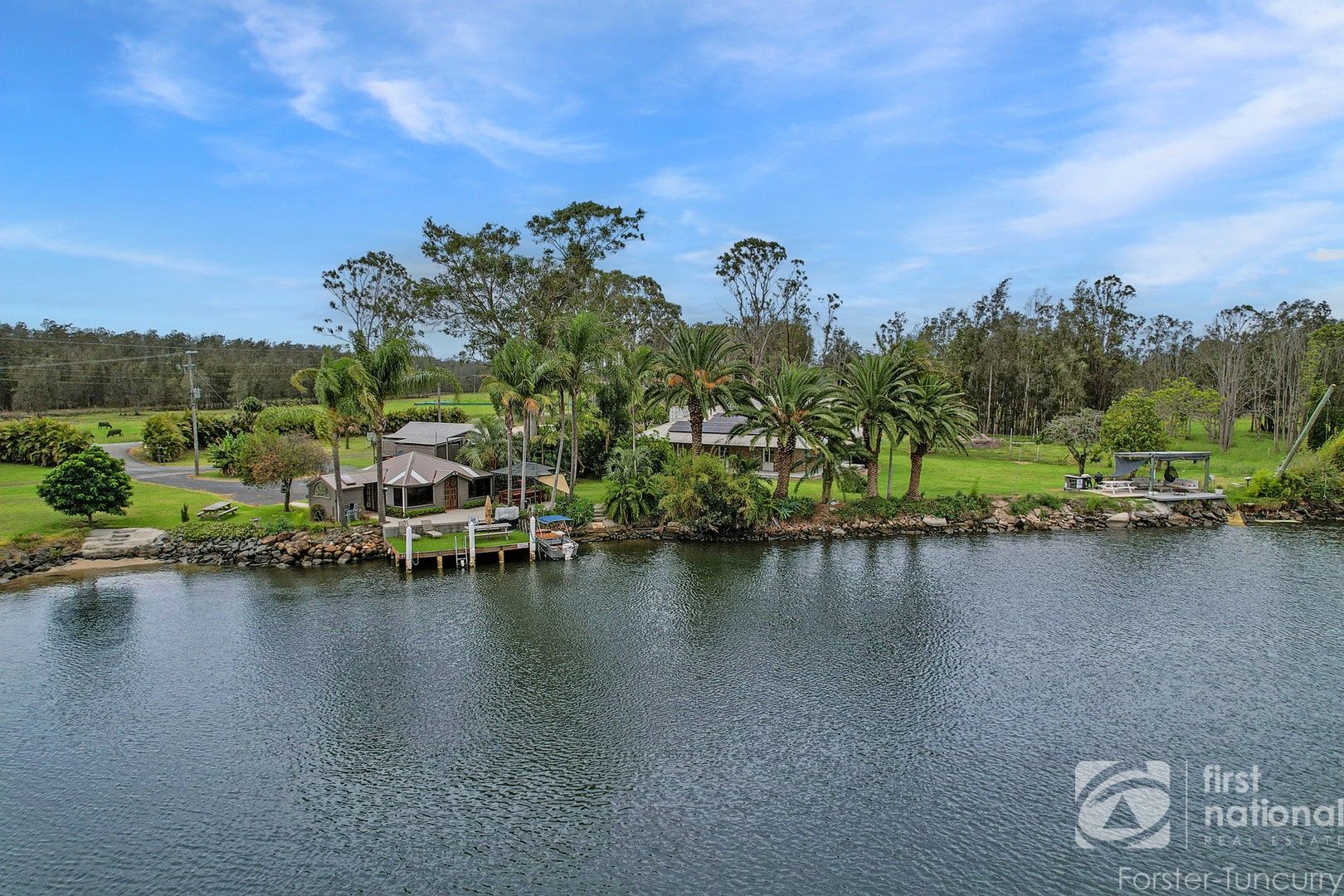 912 The Lakes Way, Darawank NSW 2428, Image 0