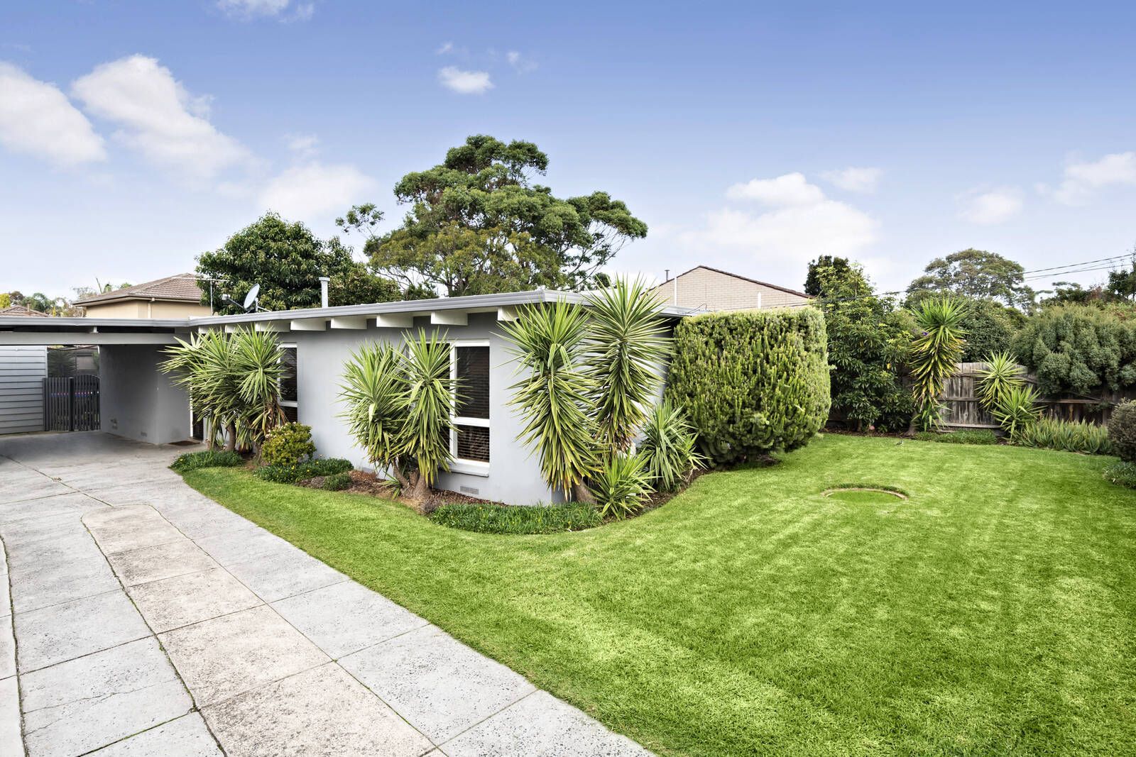 4 bedrooms House in 12 Holroyd Street SEAFORD VIC, 3198