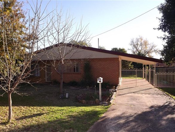 24 Russell Street, Parkes NSW 2870