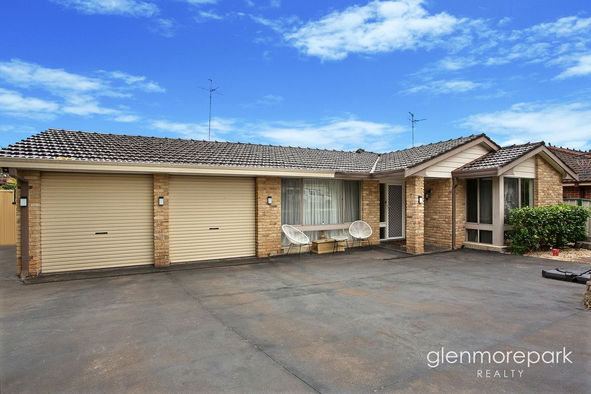 4 bedrooms House in 8 Jasmine Close GLENMORE PARK NSW, 2745