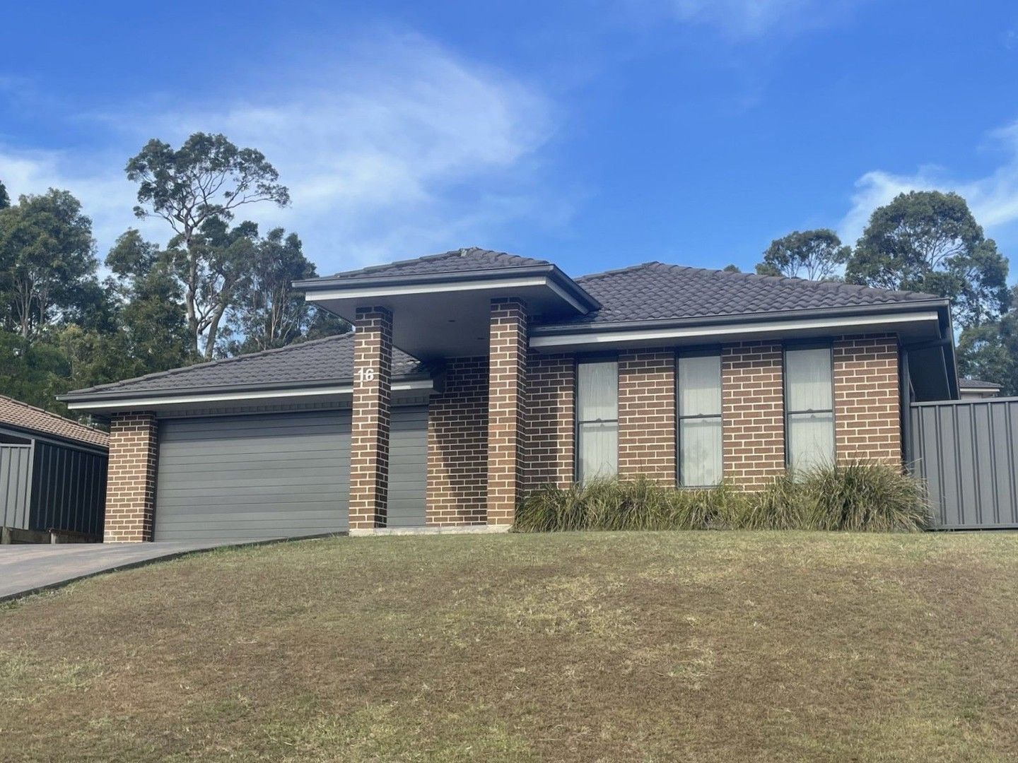 4 bedrooms House in 16 Pumphouse Crescent RUTHERFORD NSW, 2320