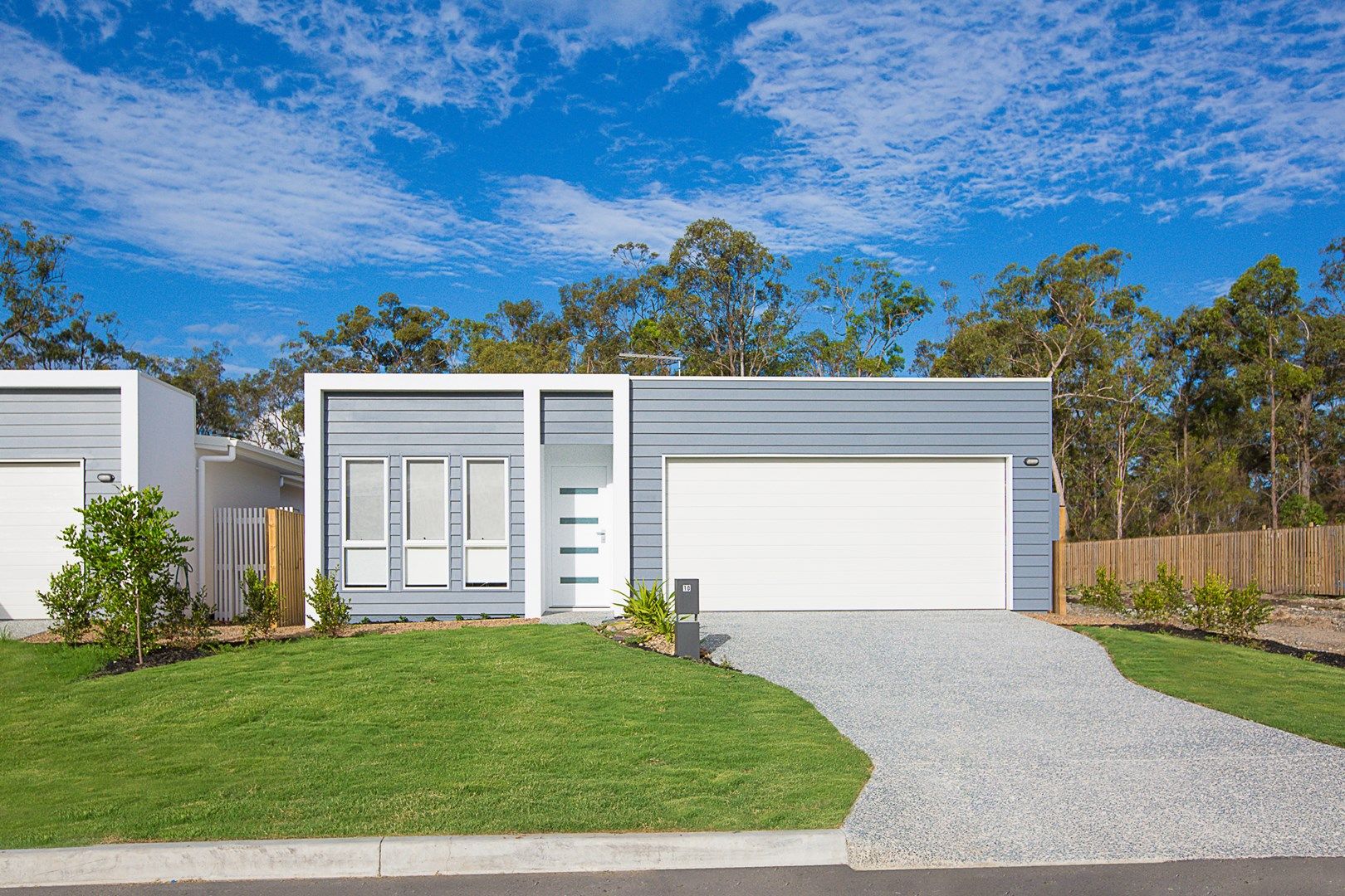 4 bedrooms House in 10 Song Crescent PIMPAMA QLD, 4209