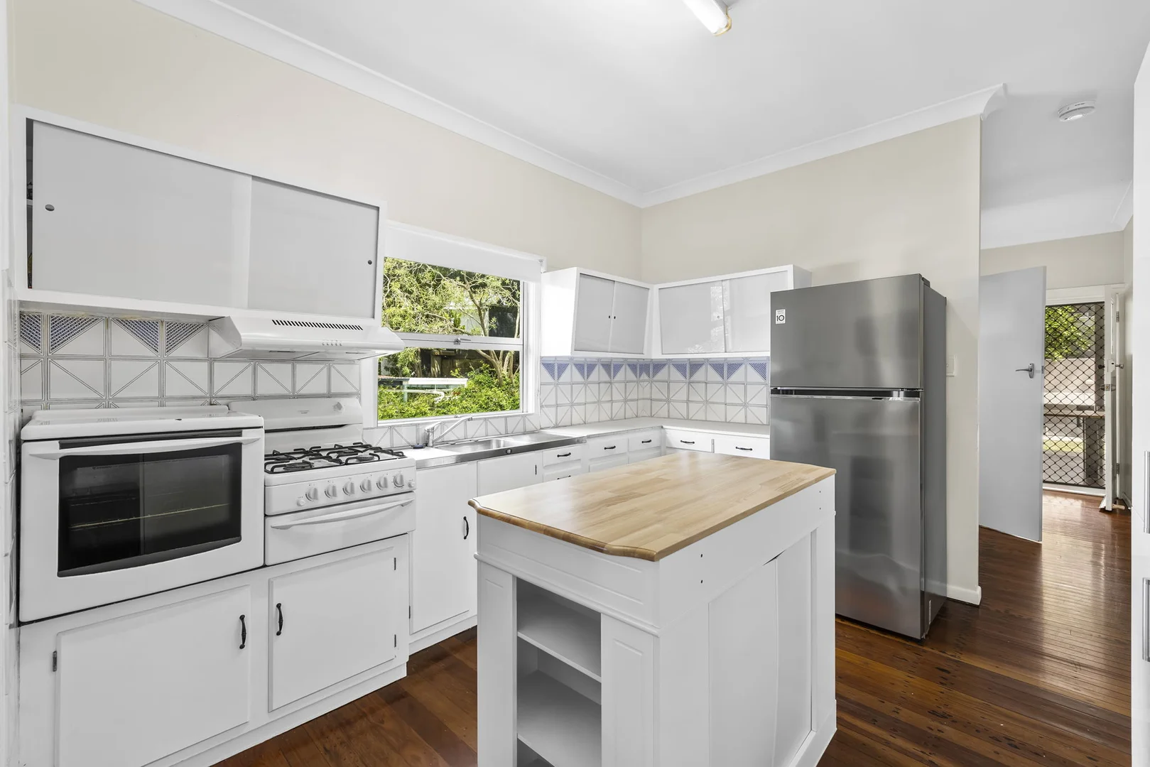 Additional image 8 of 36 Lorward Avenue, Bardon QLD 4065