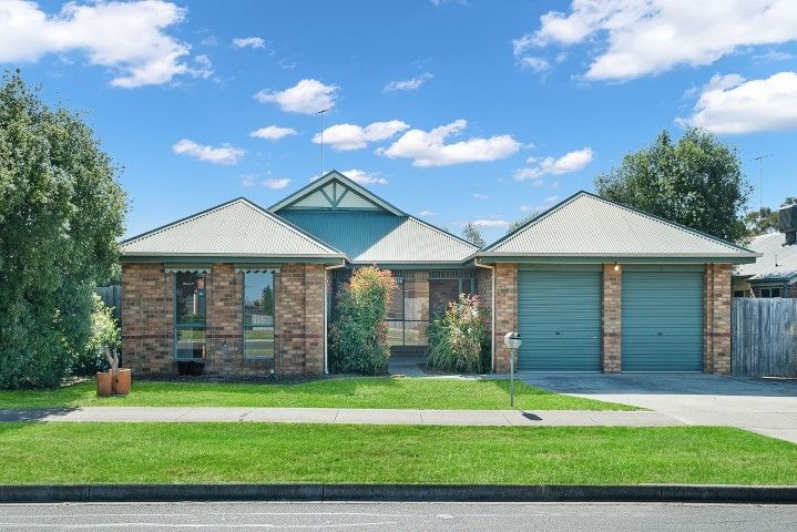 4 bedrooms House in 28 Oakwood Crescent WAURN PONDS VIC, 3216