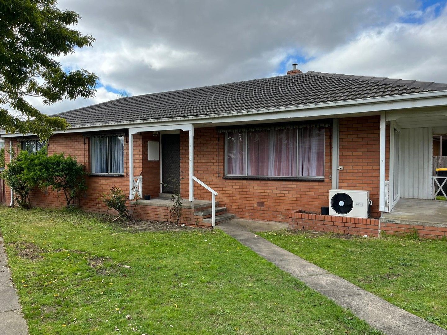 3 bedrooms House in 54 Saftbury Drive MULGRAVE VIC, 3170