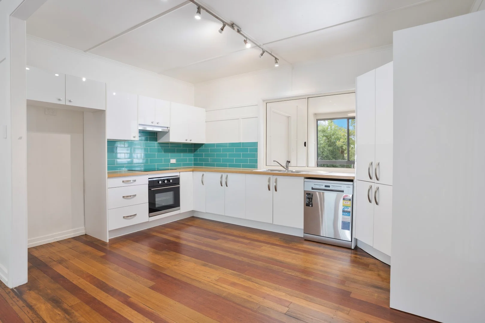 Additional image 2 of 184 Glebe Road, Booval QLD 4304