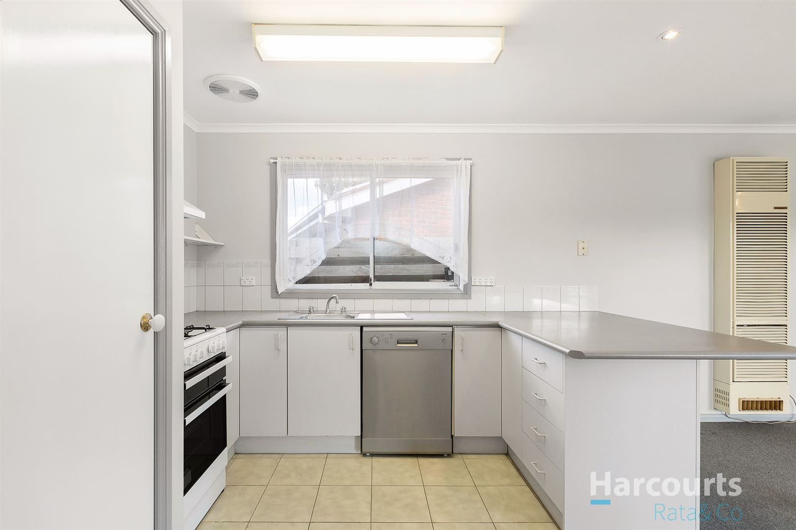 4/7 Portsmouth Place, Epping VIC 3076, Image 2