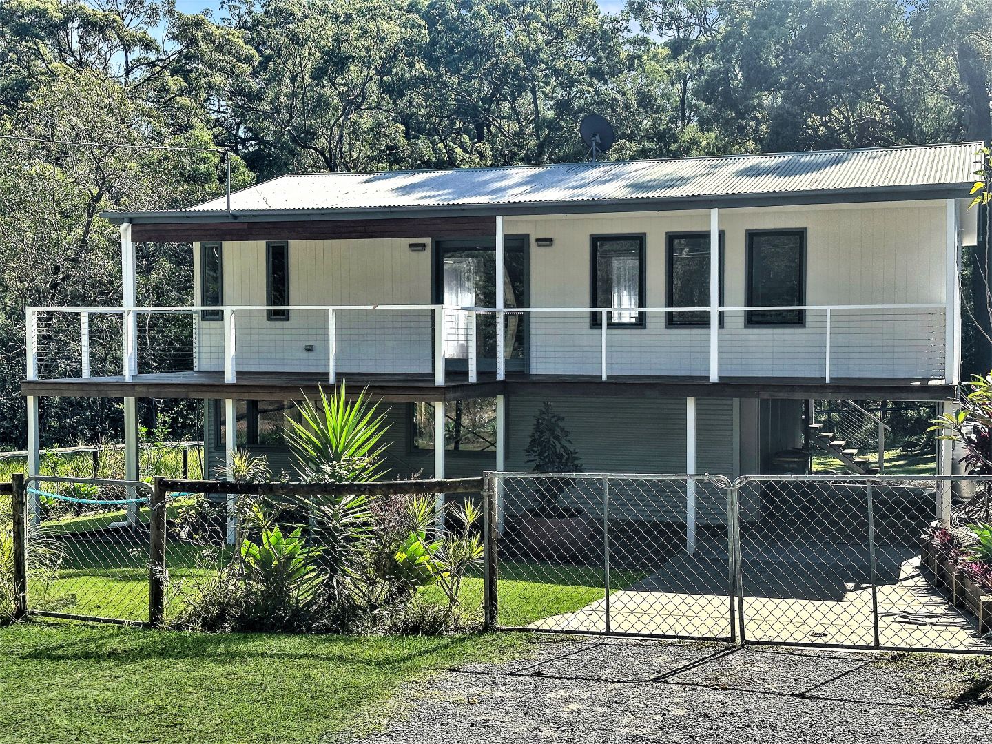15 Noogie Street, Macleay Island QLD 4184 Domain