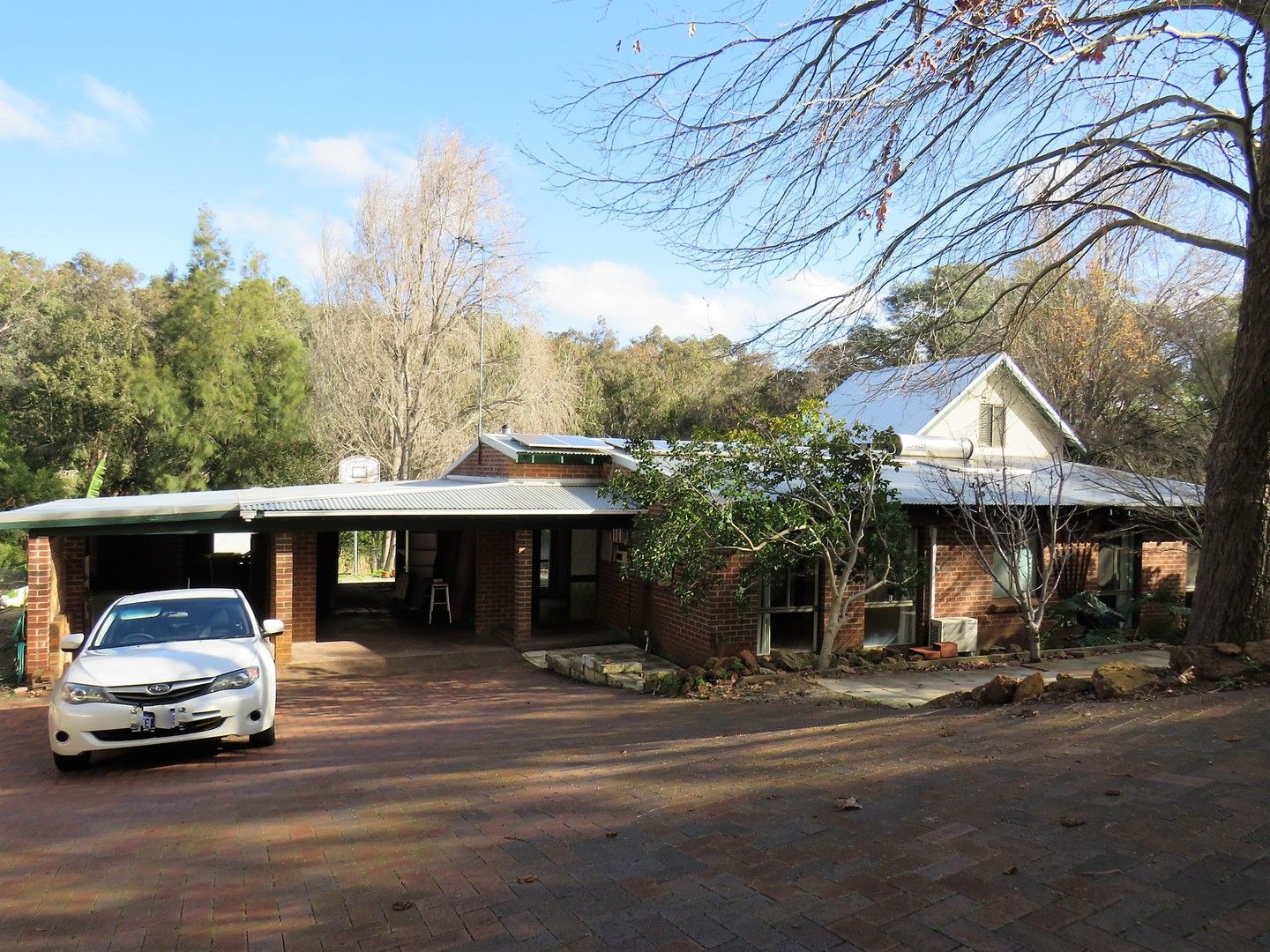 4 bedrooms House in 55 Coolinga Road LESMURDIE WA, 6076