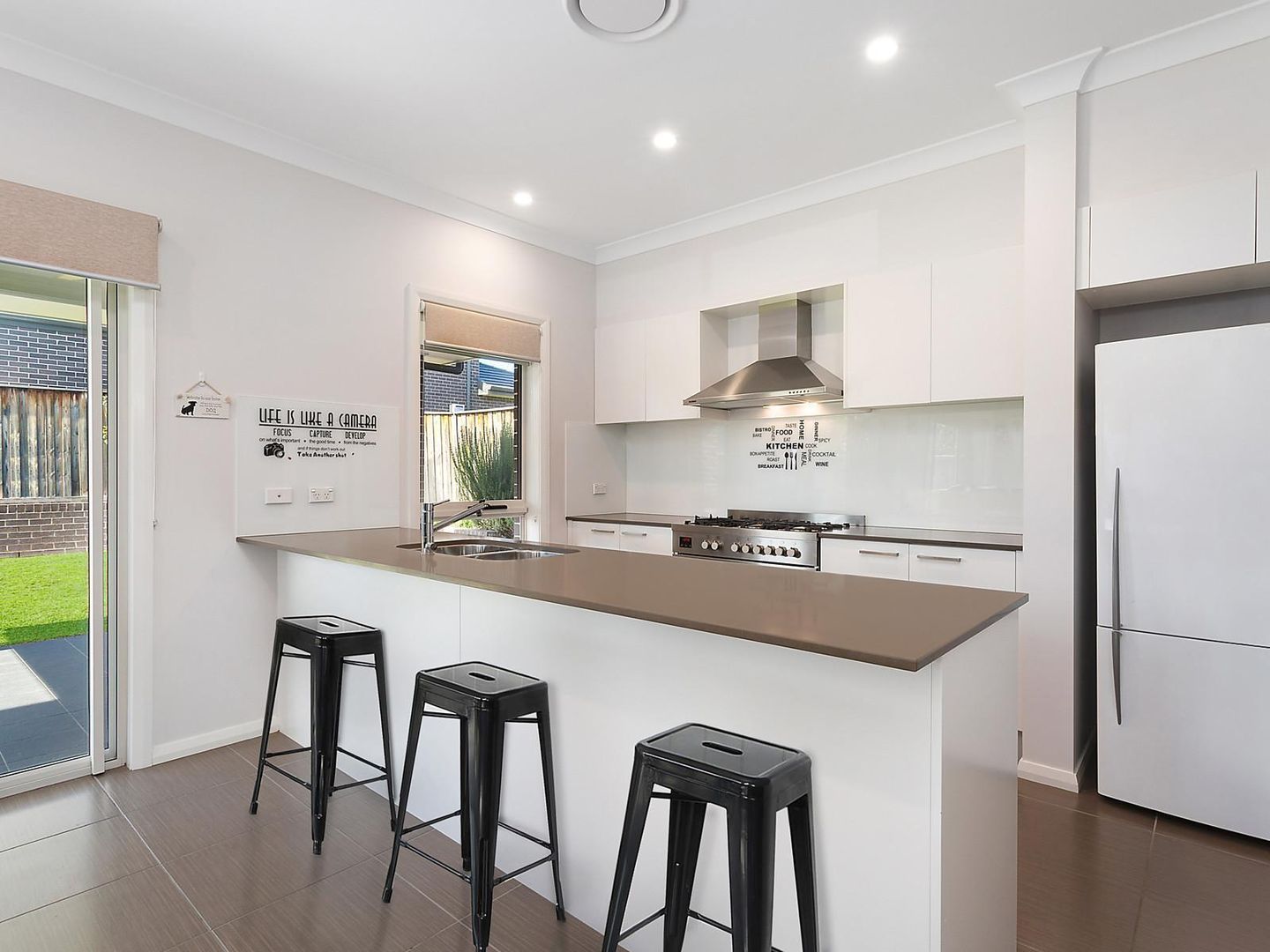 34 Rowe Drive, Potts Hill NSW 2143, Image 1