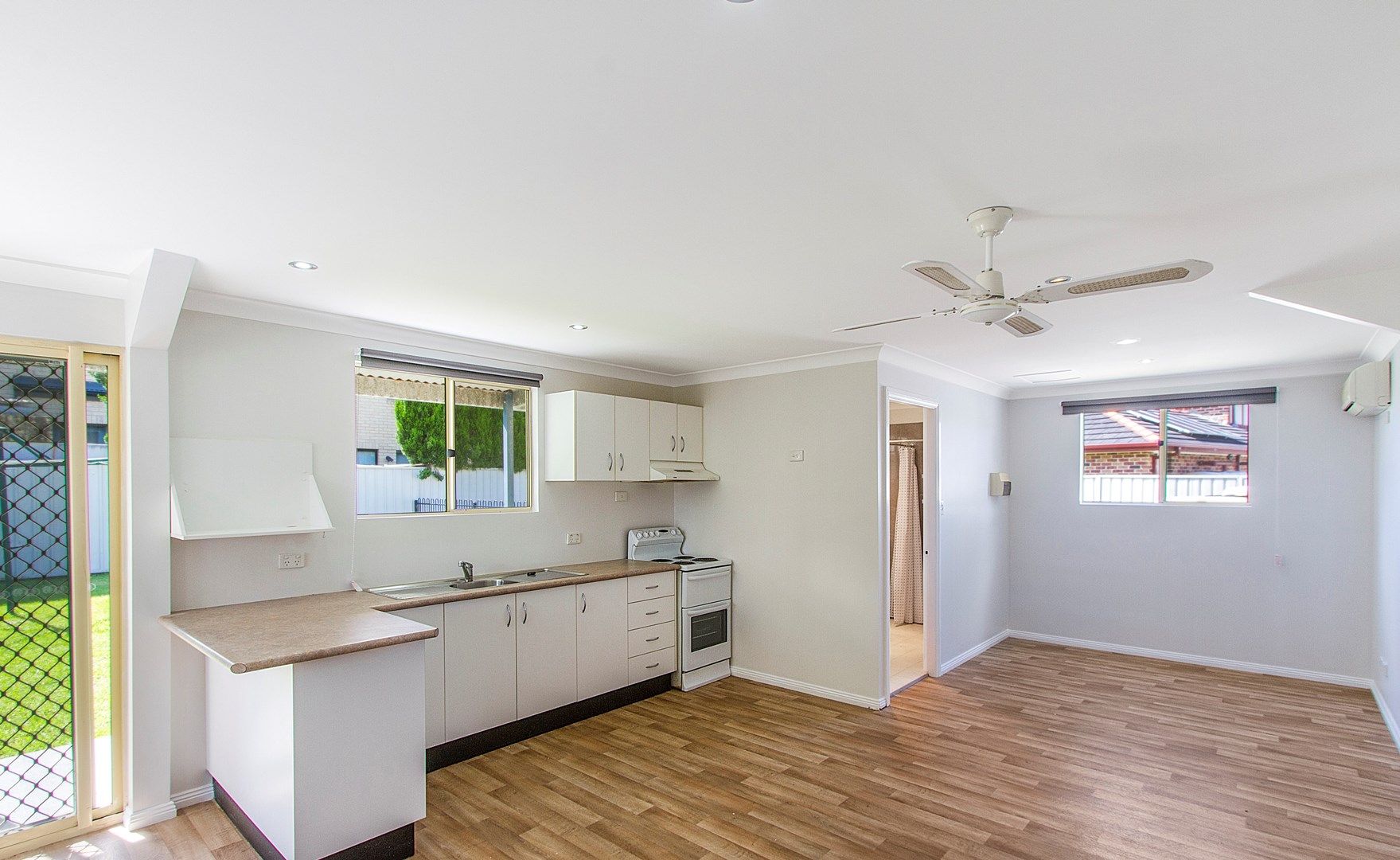 1 bedrooms Apartment / Unit / Flat in 19A McLachlan Ave LONG JETTY NSW, 2261