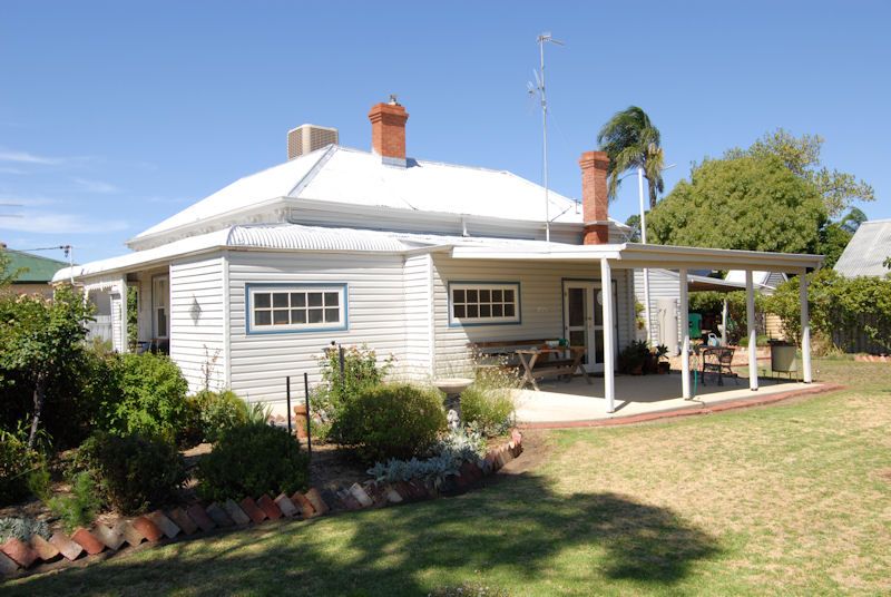 118 NAPIER STREET, Deniliquin NSW 2710, Image 1