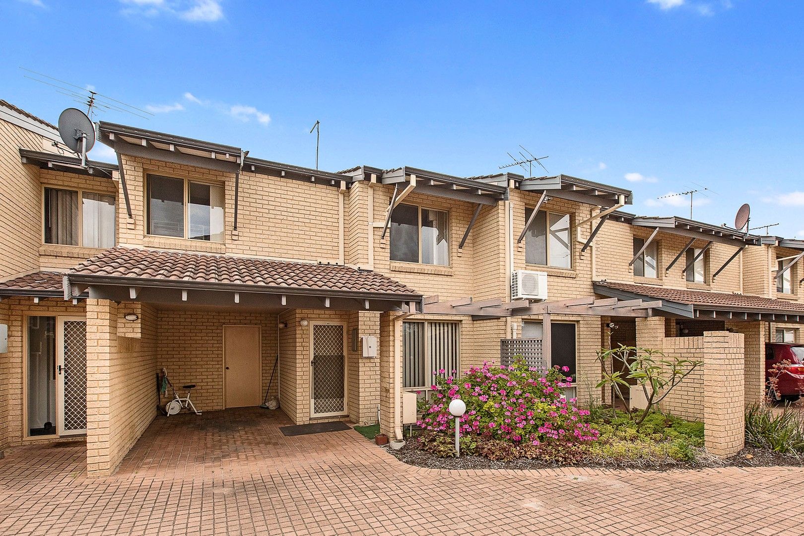 2 bedrooms Apartment / Unit / Flat in 10/28 Rushton Street BURSWOOD WA, 6100