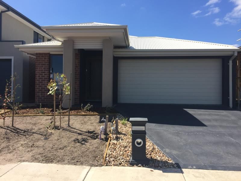 4 bedrooms House in 86 Lemonwood Drive GREENVALE VIC, 3059