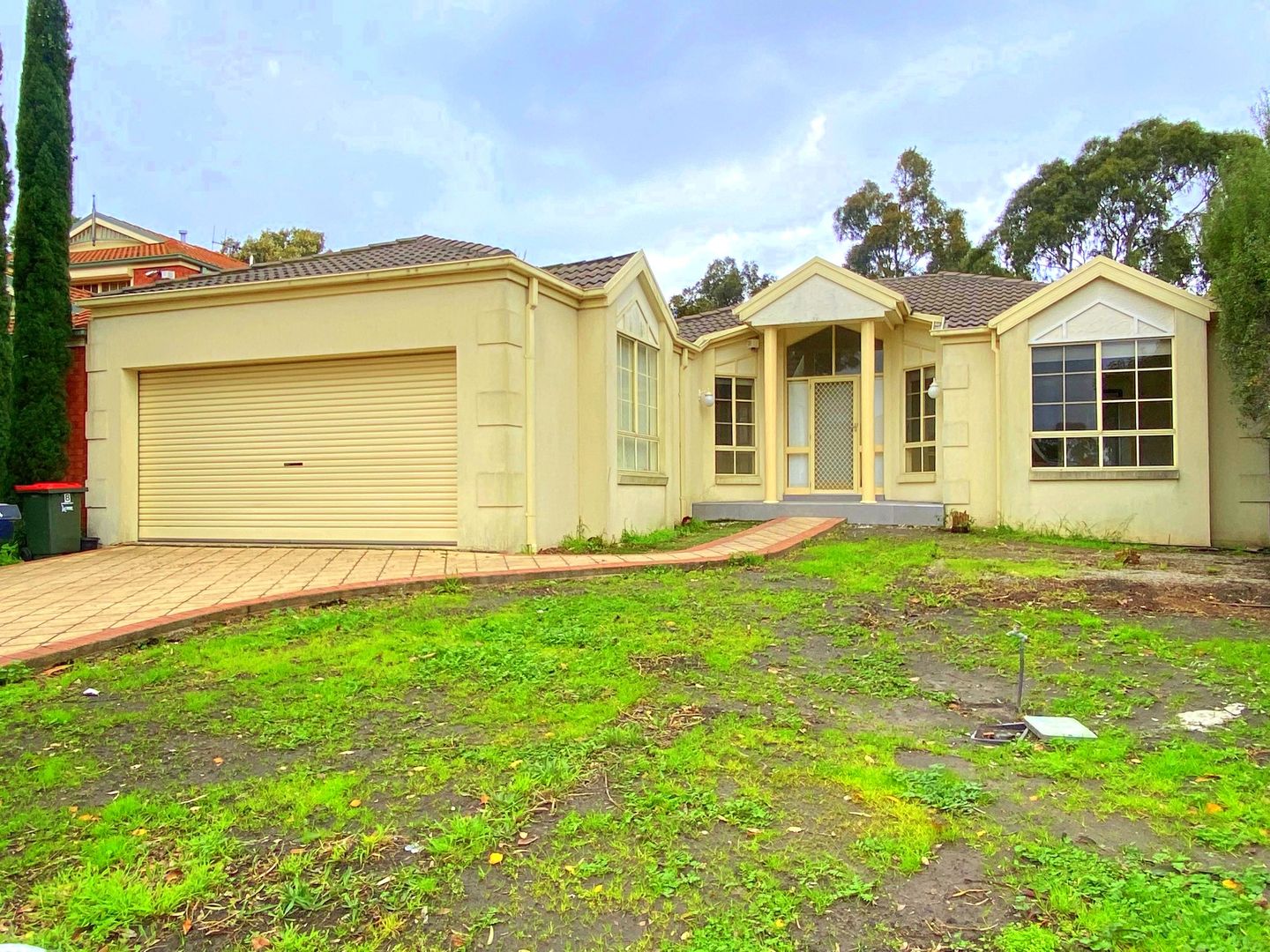 4 bedrooms House in 8 Greensted Way ROXBURGH PARK VIC, 3064