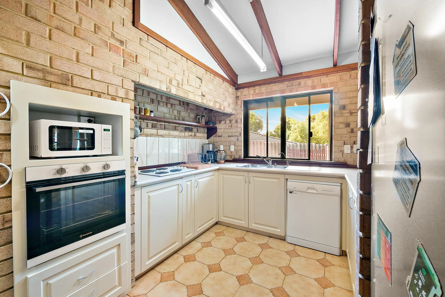 Additional image 6 of 11 Moysey Court, Parmelia WA 6167