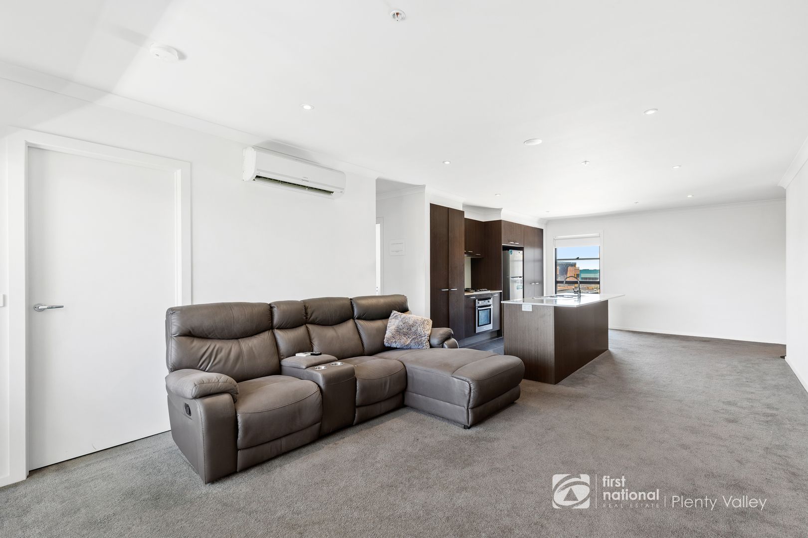 205/40 Bush Boulevard, Mill Park VIC 3082, Image 2