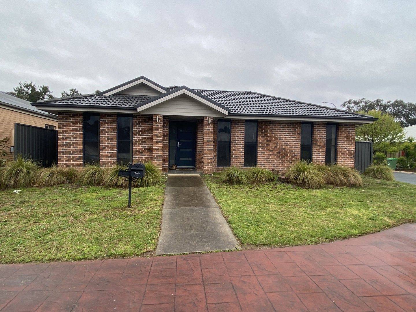 3 bedrooms House in 2 Birdie Place THURGOONA NSW, 2640