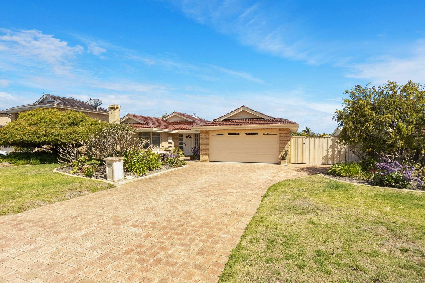 4 bedrooms House in 4 Bonito Way SORRENTO WA, 6020